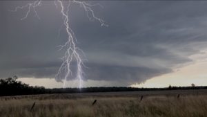 Extreme Lightning - Storm Chasing Tours Intercept